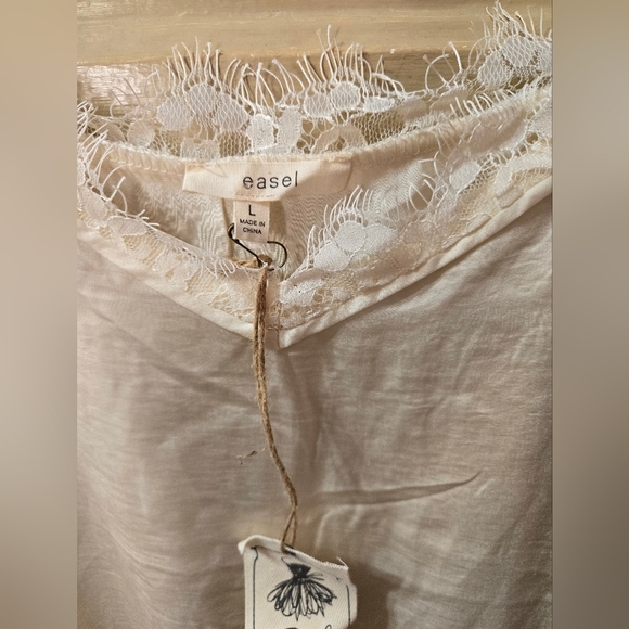 Easel Lace Trim Adjustable Strap Cream Colored Spaghetti Strap Tank Top NWT - Picture 5 of 5
